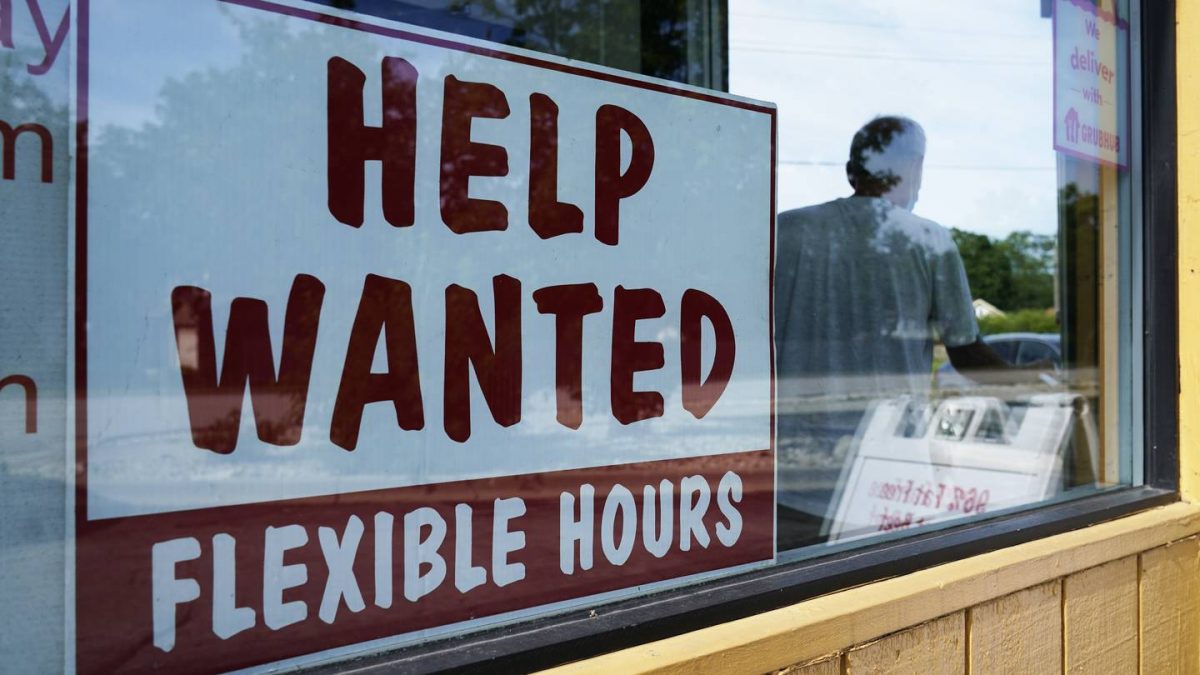 US job openings sink as economy slows, cost to borrow rises  Action News Jax [Video]