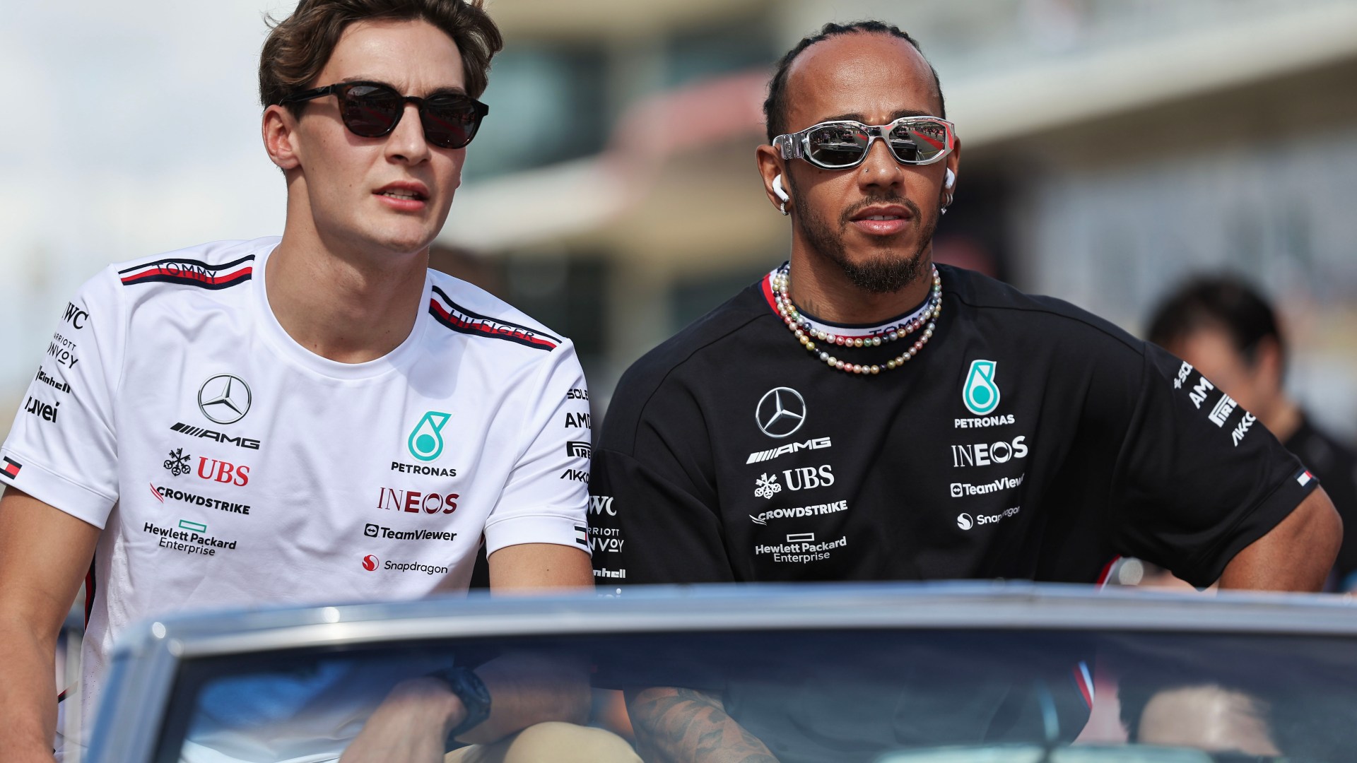 F1 fans think they know who will replace Lewis Hamilton at Mercedes as picture of Toto Wolff’s breakfast date emerges [Video]