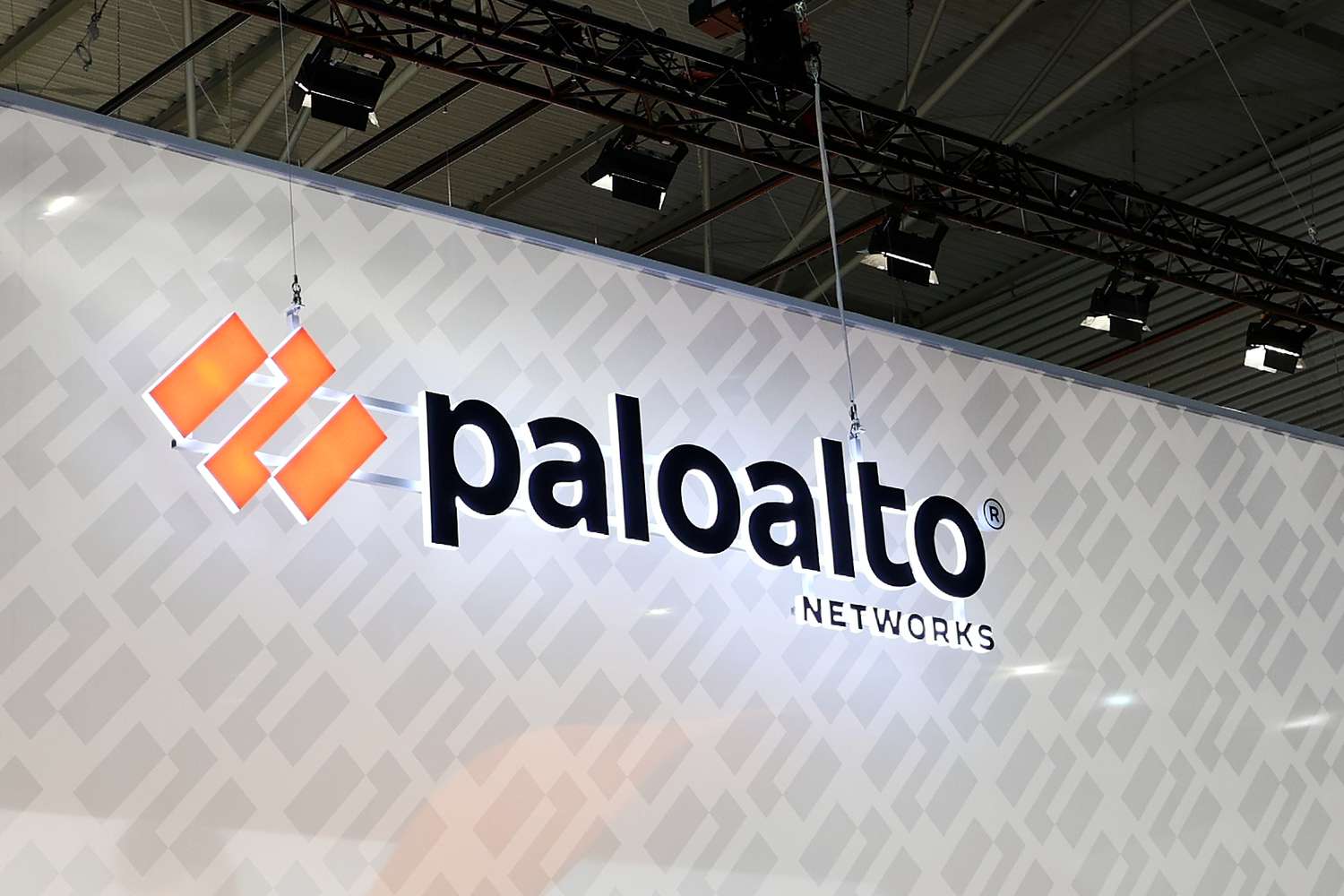 Palo Alto Networks Stock Plunges After Guidance SlashedKey Price Level to Watch [Video]