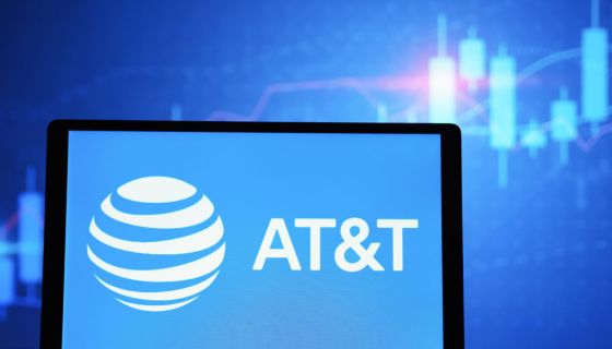 These AT&T Outage Posts Will Make You Laugh, Unless Your Phone Is Still Off [Video]