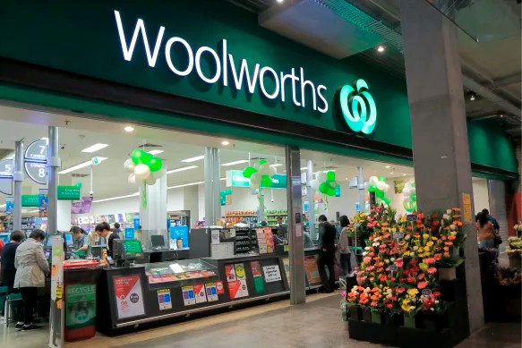 Woolies, Coles monopoly marketing exposed by Four Corners  www.cairnsnews.org [Video]