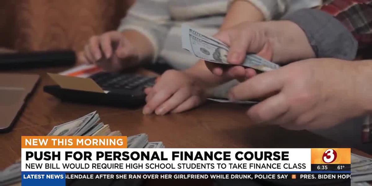Proposed bill would make Arizona high schoolers take finance course [Video]
