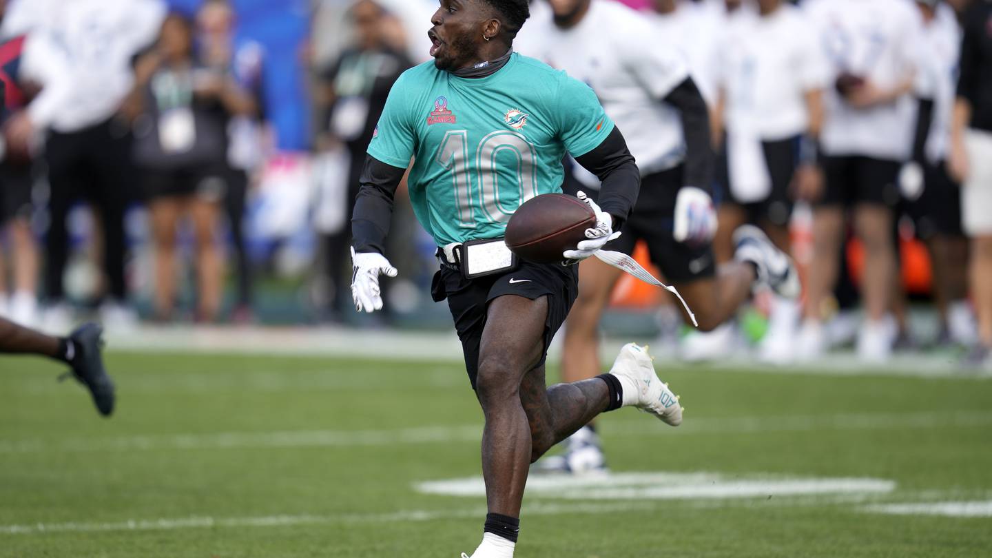 Social media influencer says Dolphins’ Tyreek Hill broke her leg during football drill at his home  WSOC TV [Video]