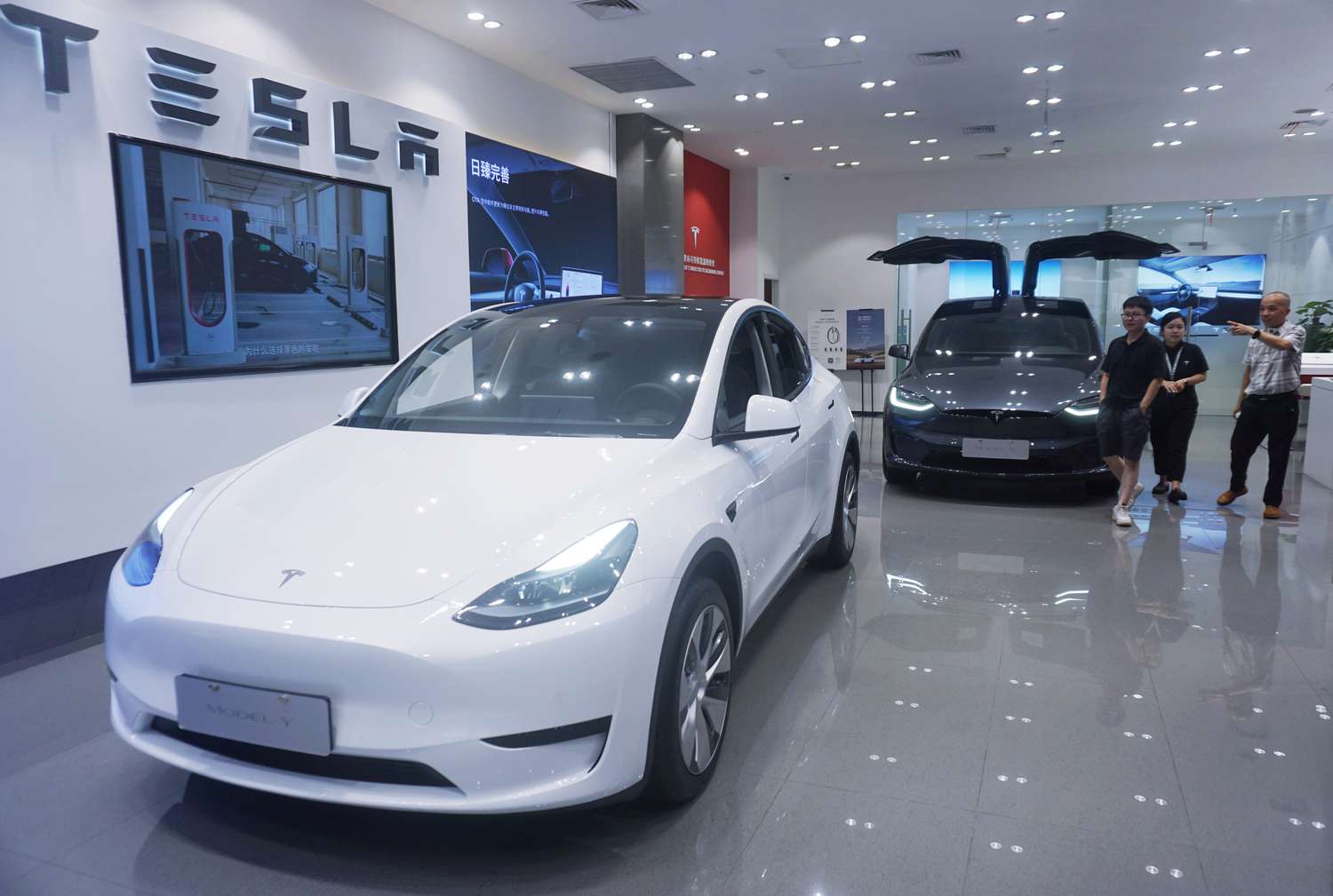 Tesla Offers Price Incentives in China, Raises Model Y Costs in US [Video]