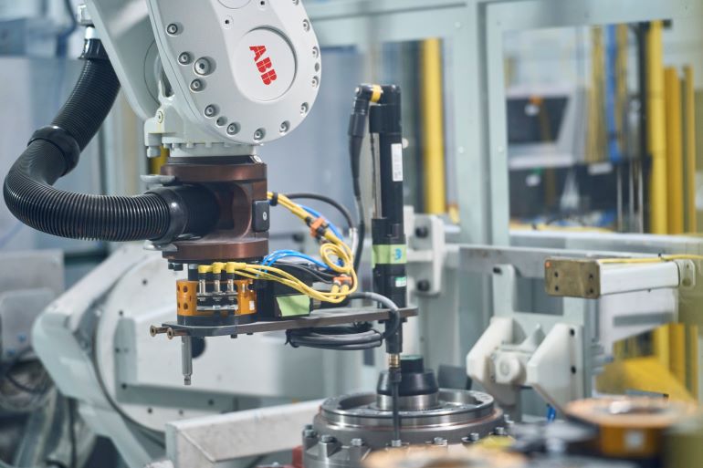 ABB expands robot production and training in Auburn Hills, Mich. [Video]