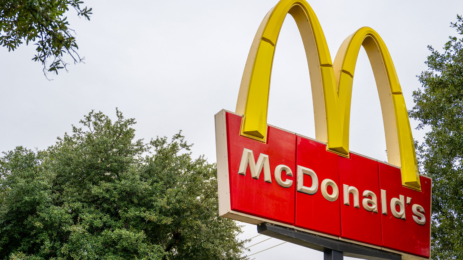 McDonald’s wants to lure back customers with surprise specials as CFO looks to the ‘entry meal’ as cheap option [Video]