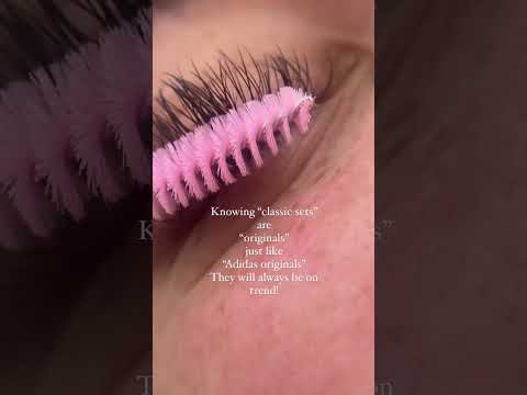 Classic lashes are always the best! [Video]