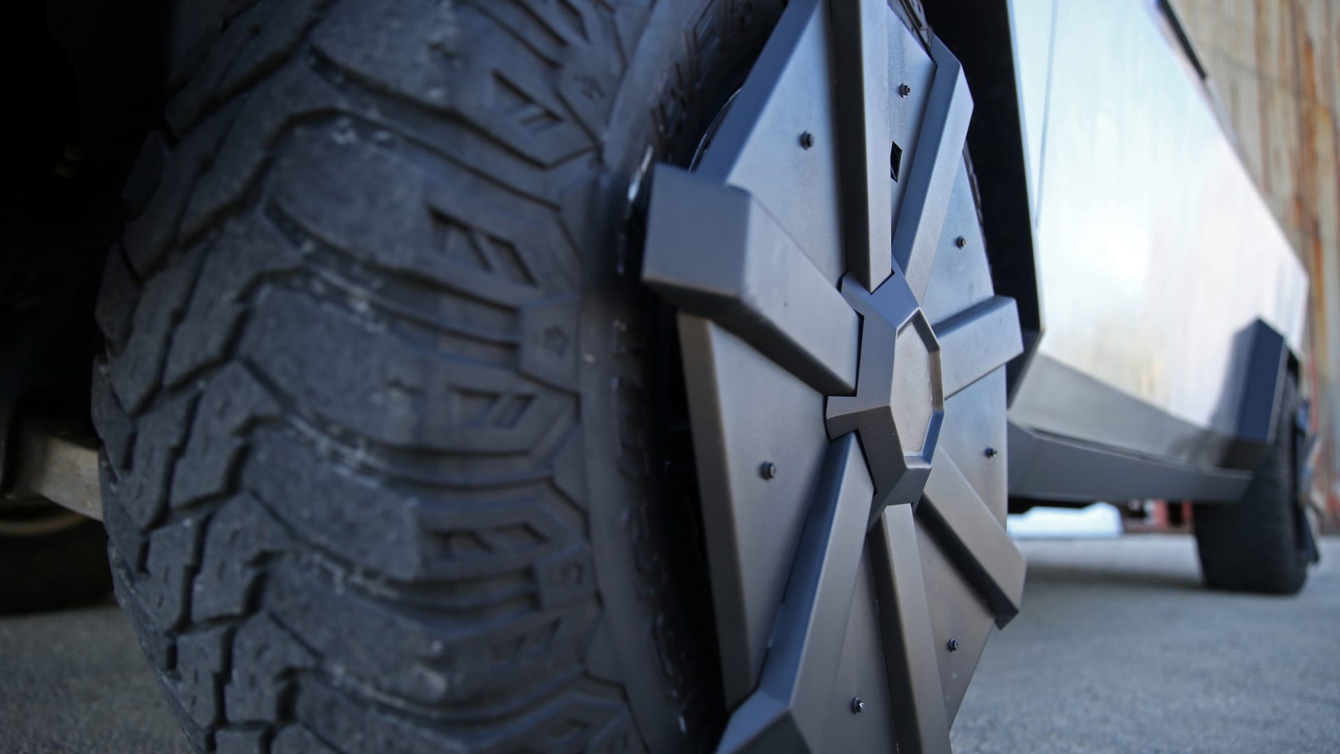 Why EVs are causing a tire boom [Video]