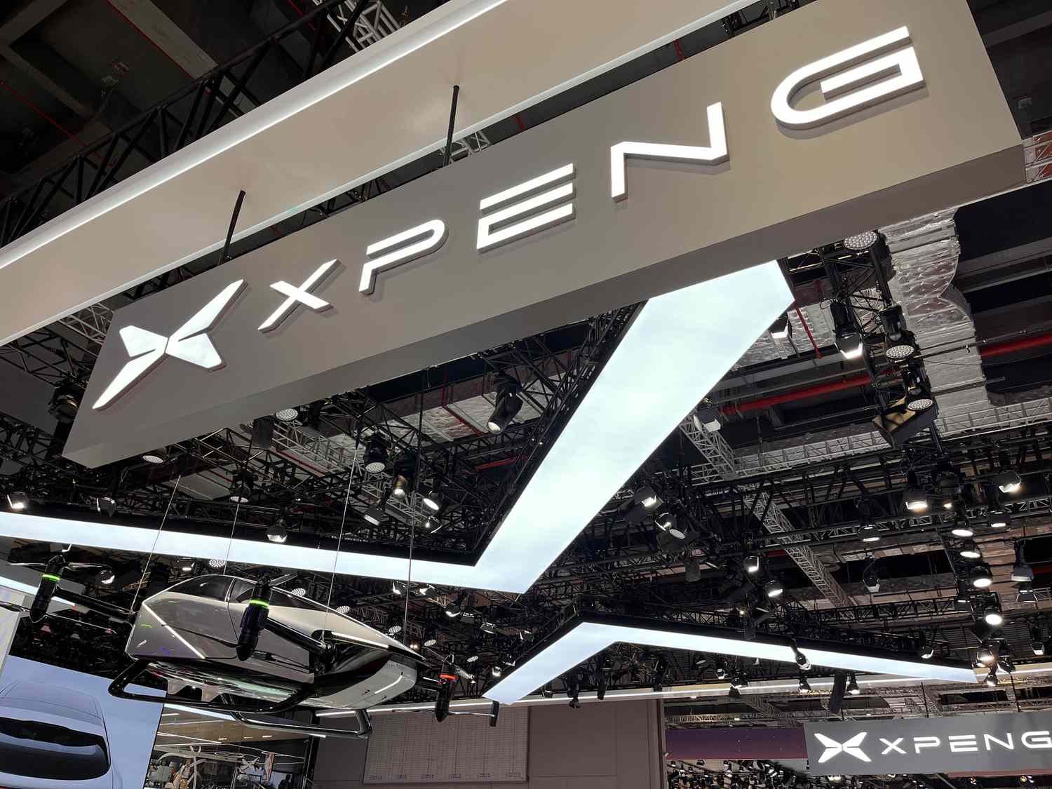 Chinese EV Maker XPeng Reports Smaller-Than-Expected Q4 Loss [Video]
