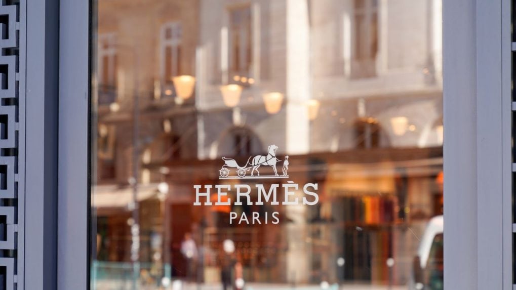 Luxury brand Hermes sued in US for Birkin bag bias [Video]