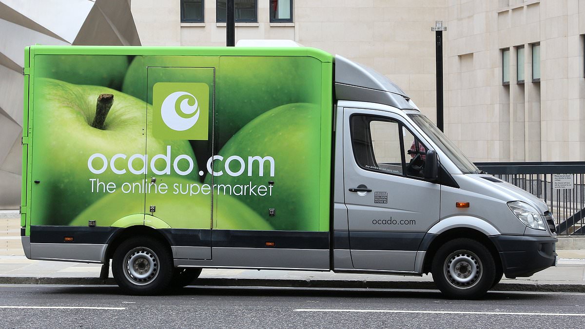Ocado looks to New York to expand its robot-picking delivery empire: Grocer could turn attention to deals with H&M and Gap amid 160m row with M&S – despite figures showing it is luring back Britain’s middle class shoppers [Video]