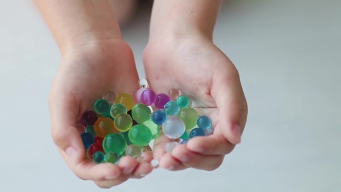 Tests show toxins in water bead toys, CPSC warns [Video]