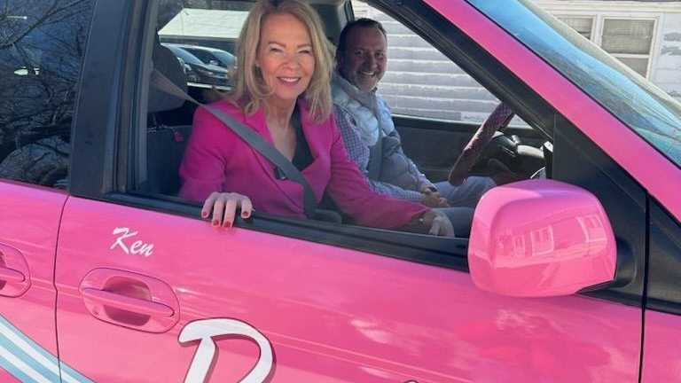 Construction company leaders drive pink Barbie car [Video]