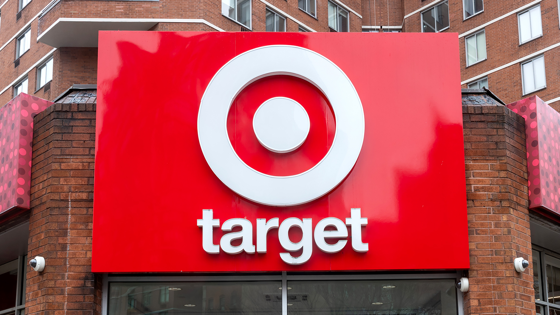 ‘Shame on Target’ fumes shopper as multiple locations accused for overcharging customers & fans must ‘really watch’ [Video]