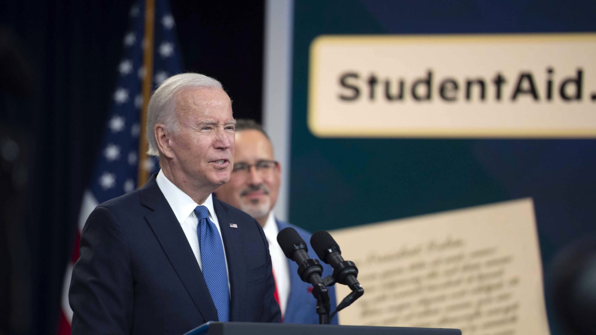President Biden reveals new student loan forgiveness plan [Video]