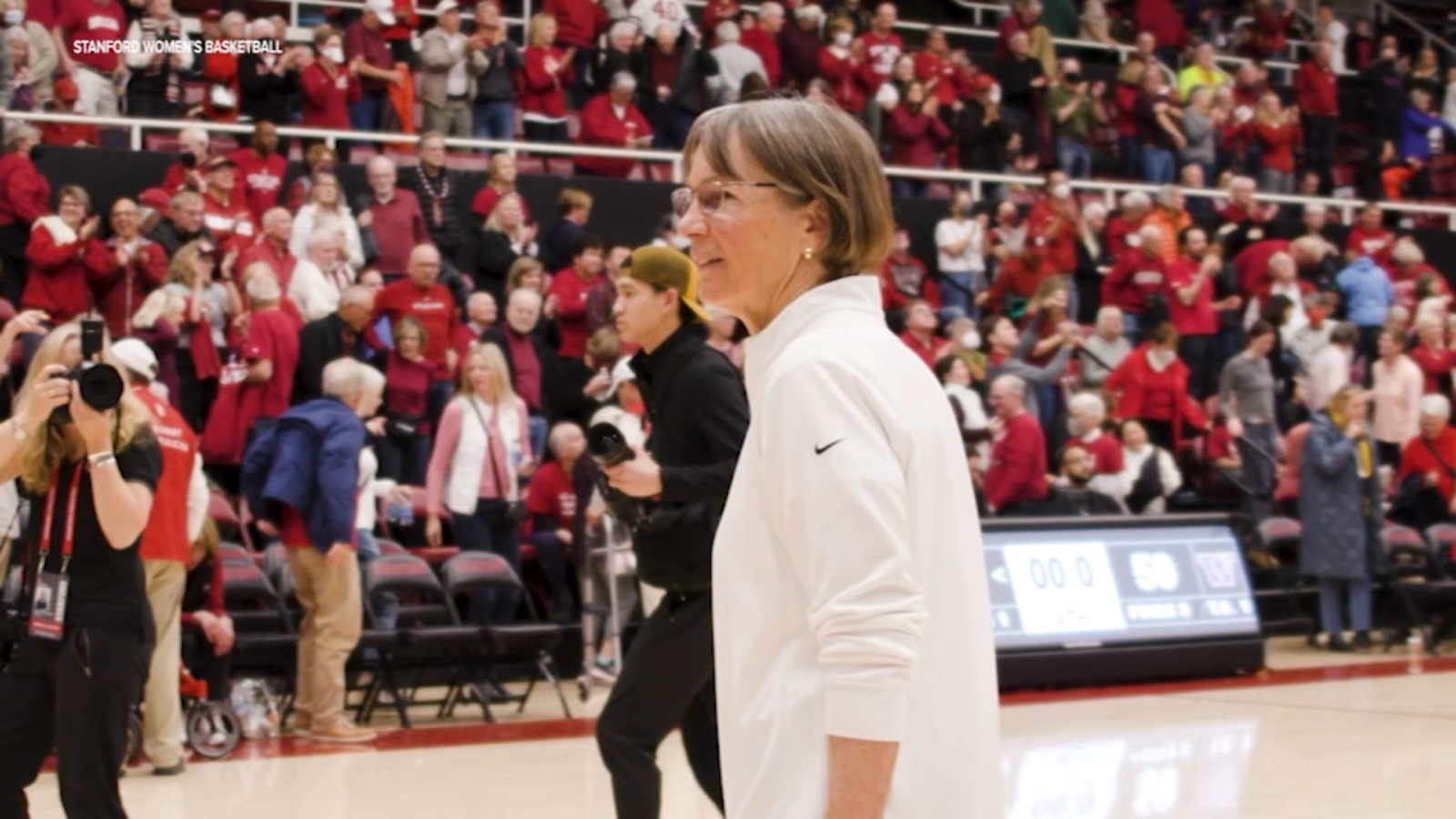 Tara VanDerveer, winningest basketball coach in NCAA history, retires after 38 seasons leading Stanford women’s team [Video]