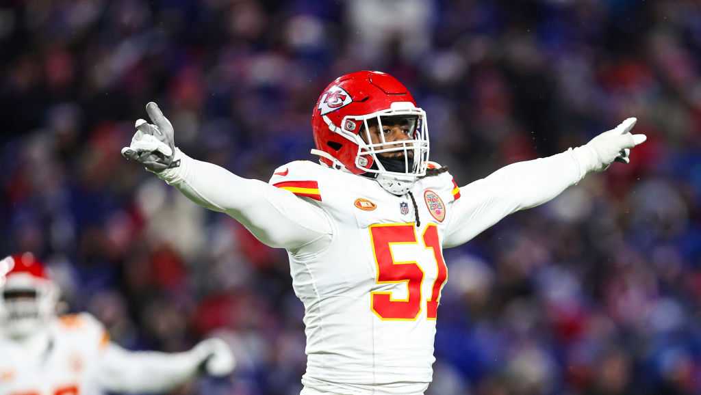 Mike Danna talks after signing new deal with Chiefs [Video]