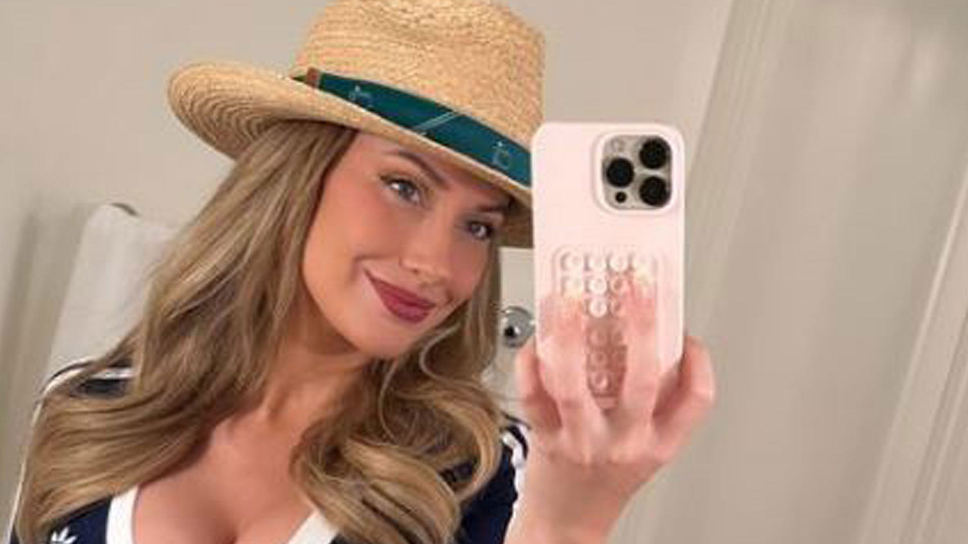 Paige Spiranac wows in busty top and straw hat as influencer reveals how strict Masters rule has hit her social game [Video]
