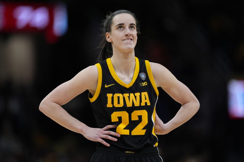 Caitlin Clark makes surprise appearance on Saturday Night Live ahead of WNBA draft [Video]