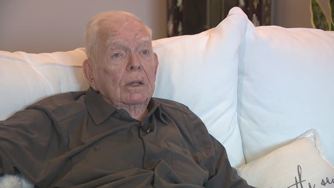 Carlsbad veteran celebrates 100 years young [Video]