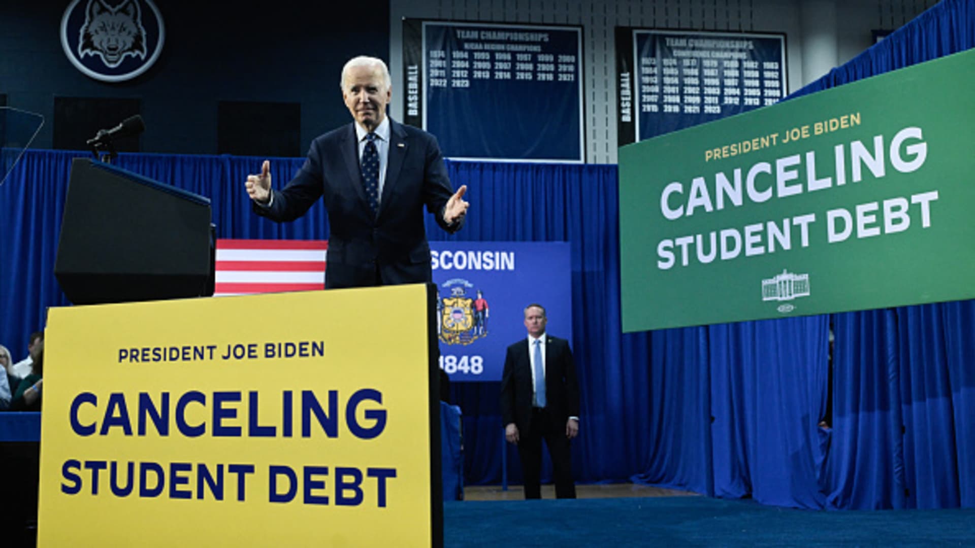 Biden administration releases new student loan forgiveness proposal [Video]
