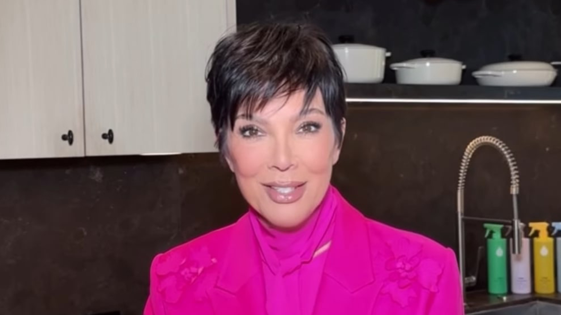 Kris Jenner reveals scary weight loss in a hot pink suit after fans warned the reality star to be careful [Video]