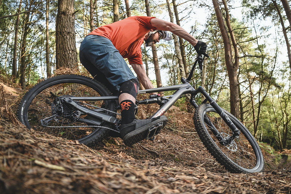 Best mountain bikes under 3000 reviewed and rated by experts [Video]