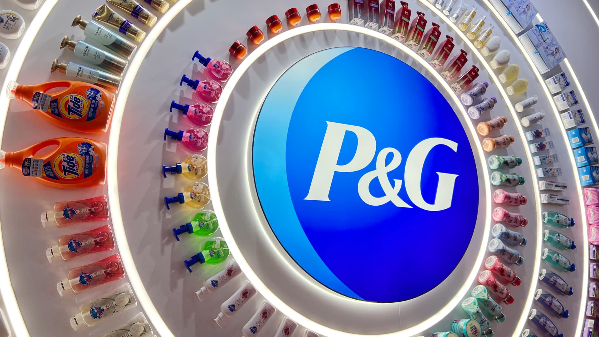 Procter & Gamble’s strategic pricing shift should accelerate business growth this year [Video]