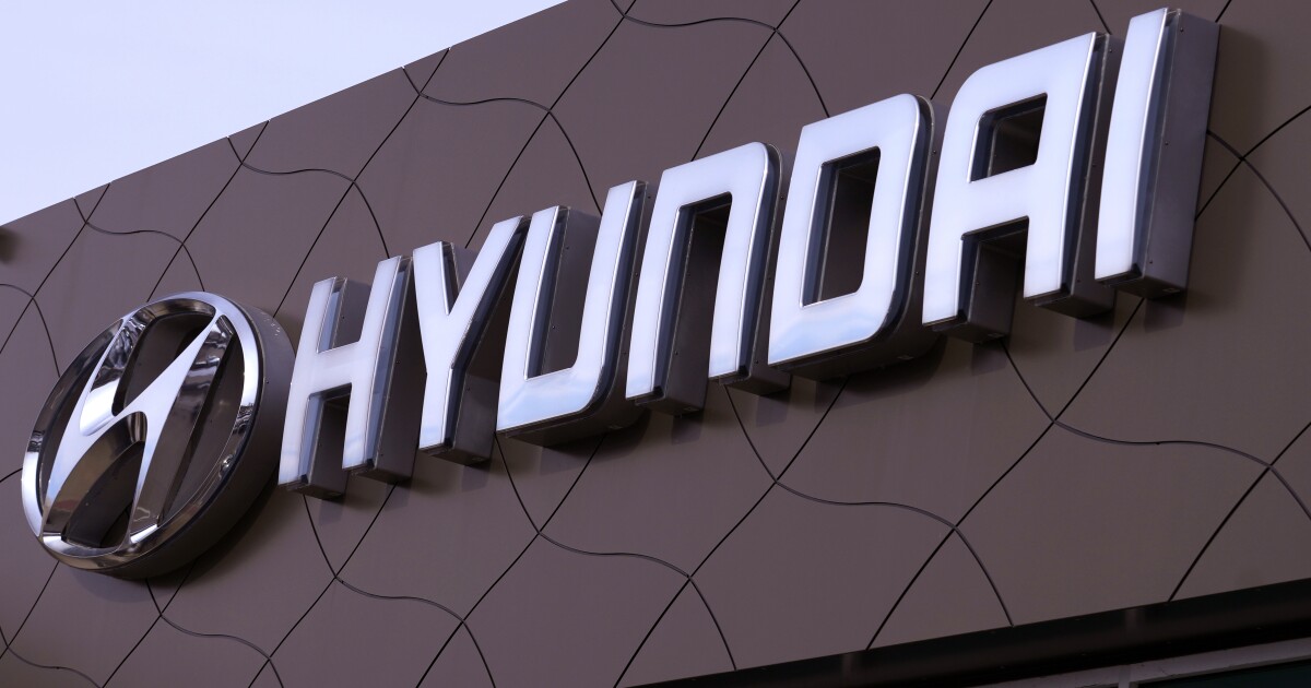 Hyundai is the latest brand to pause advertising on X due to antisemitism [Video]