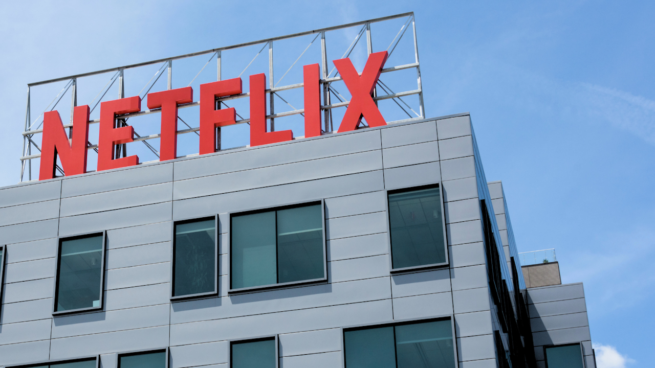 The Drums Daily Briefing: Netflix will stop reporting subs, Hyundai pauses on X [Video]