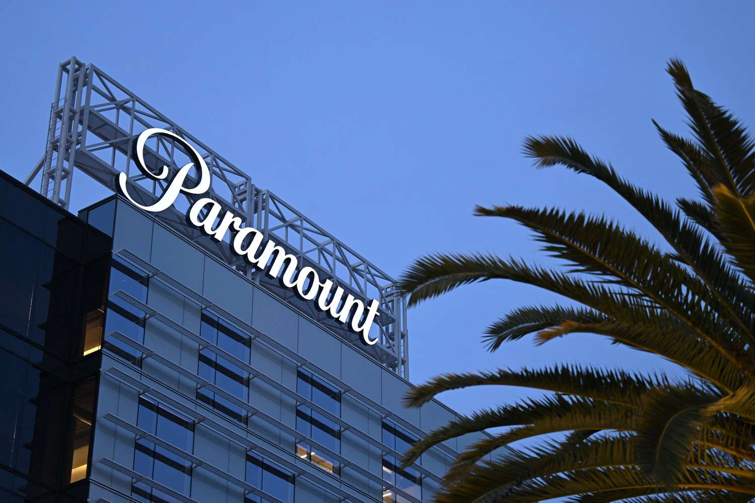 Paramount Jumps as Sony, Apollo Reportedly Consider a Joint Bid for the Media Giant [Video]