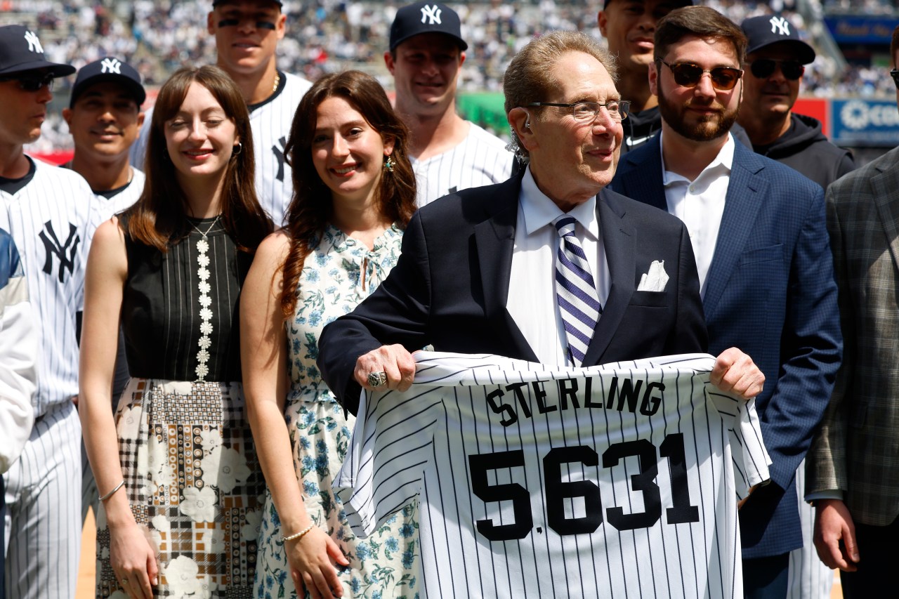 John Sterling honored by Yankees for 36 seasons and 5,631 games as radio voice | KLRT [Video]