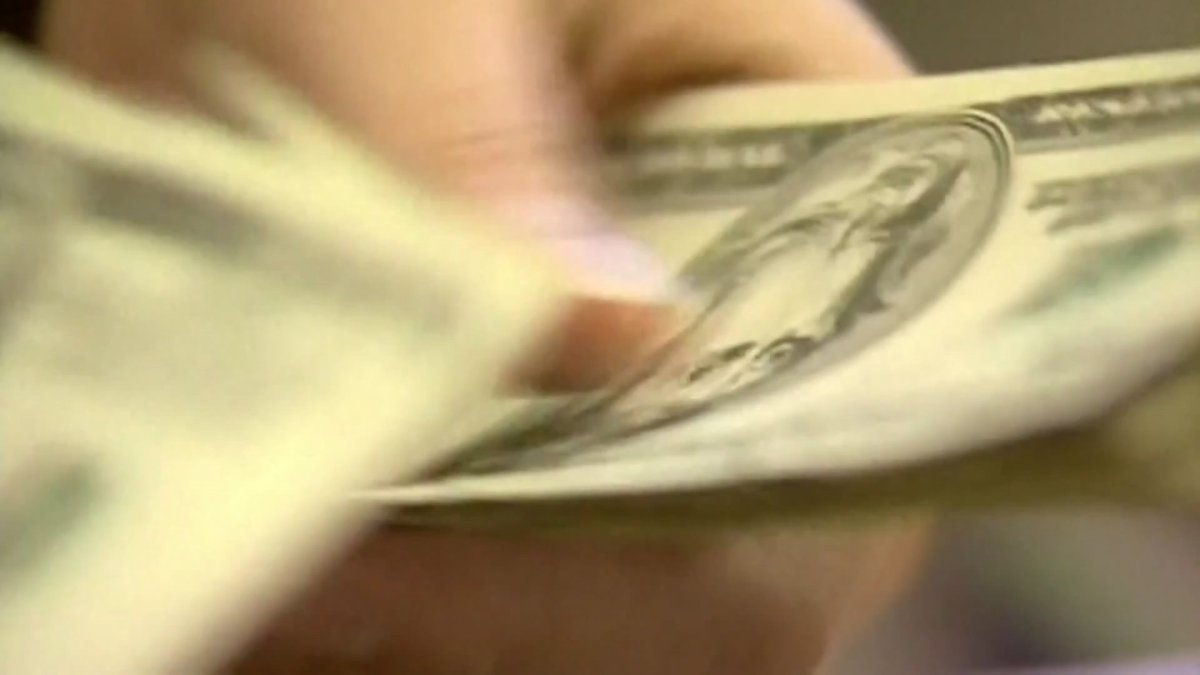 Experts offer tips to manage financial stress  NBC Chicago [Video]