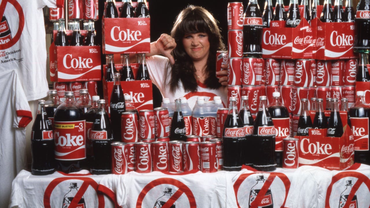 Coca-Colas major marketing flop in 1985 [Video]