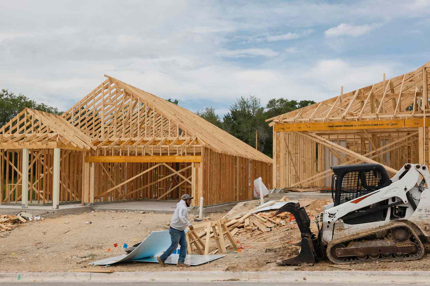 Why Homebuilder Sales and Stock Prices Are Rising Despite High Mortgage Rates [Video]