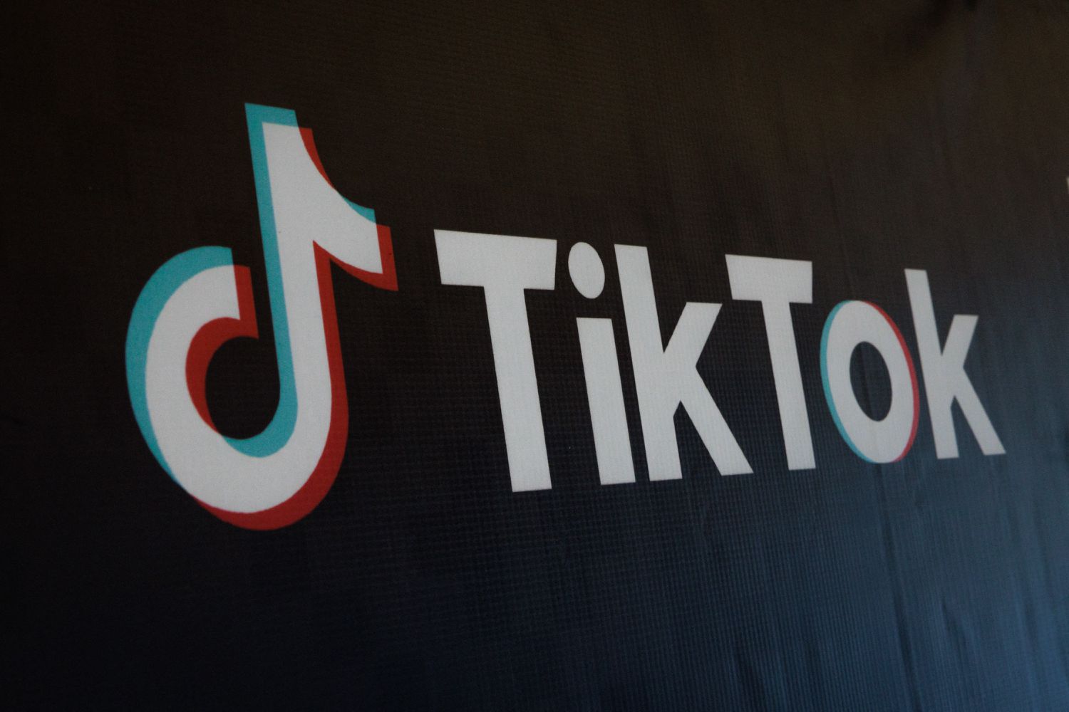 Here’s What Analysts Expect as Biden Signs Bill That Could Ban TikTok Into Law [Video]