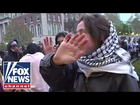 Anti-Israel protesters at Columbia University refuse to talk to Fox News [Video]