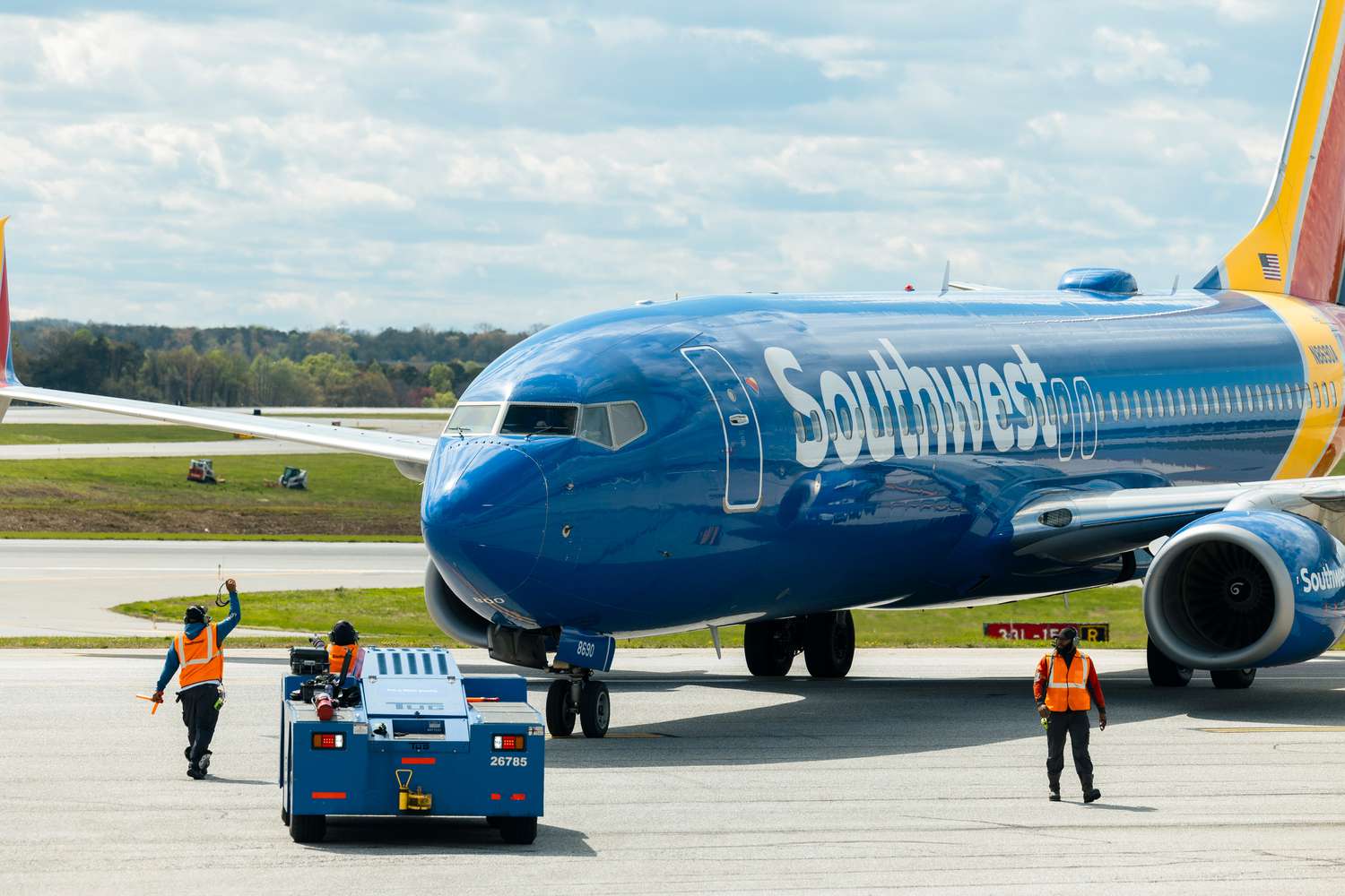 Southwest Airlines Stock Sinks After Q1 Results Miss, Guidance Cut [Video]