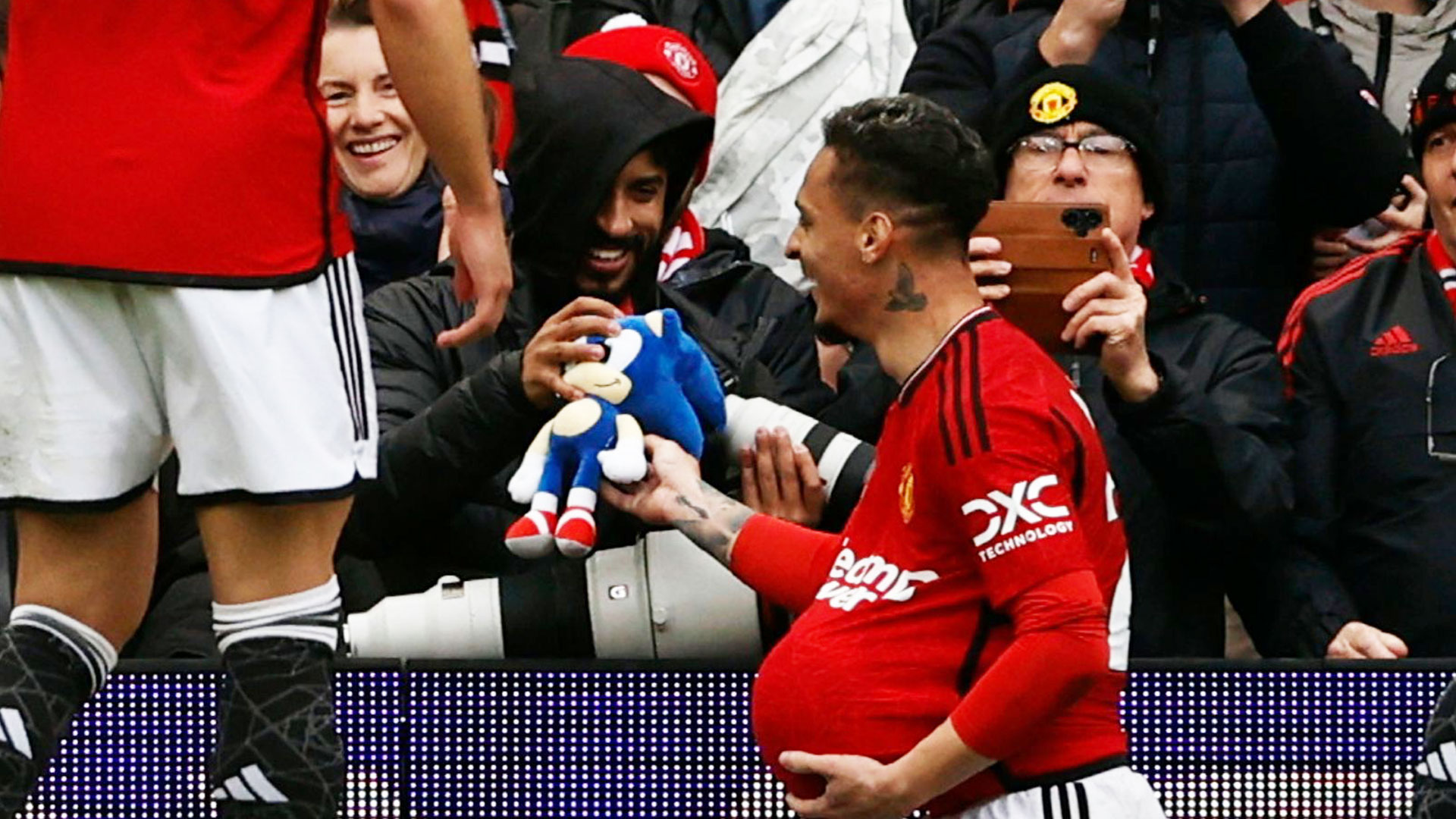 Why Man Utd flop Antony celebrated with photographer after scoring first Premier League goal of the season [Video]