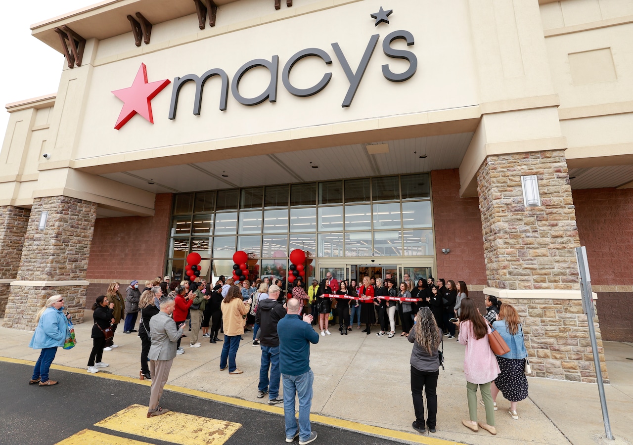 Macys begins opening small-format stores in vacant Bed Bath & Beyond locations, report says [Video]