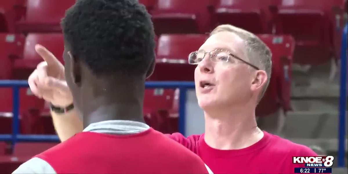 Ryan Bond steps down as Ruston boys basketball head coach [Video]