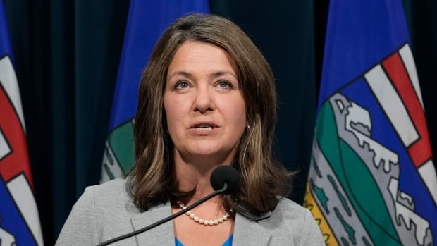 Premier’s announcement on transgender policies surprised Alberta Health Services advisory group [Video]