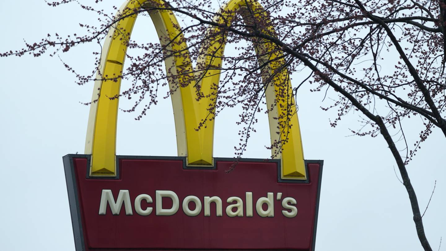 McDonald’s plans to step up deals, marketing to combat slower fast food traffic  WPXI [Video]