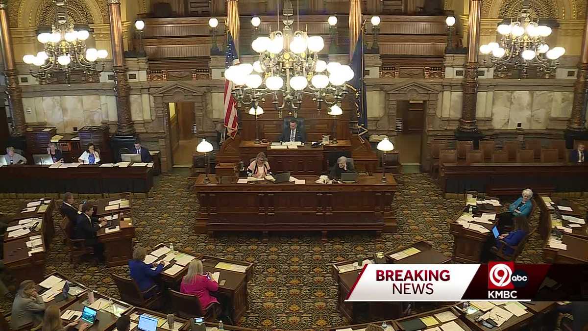 Bill that could bring Chiefs, Royals to Kansas passes out of committee [Video]