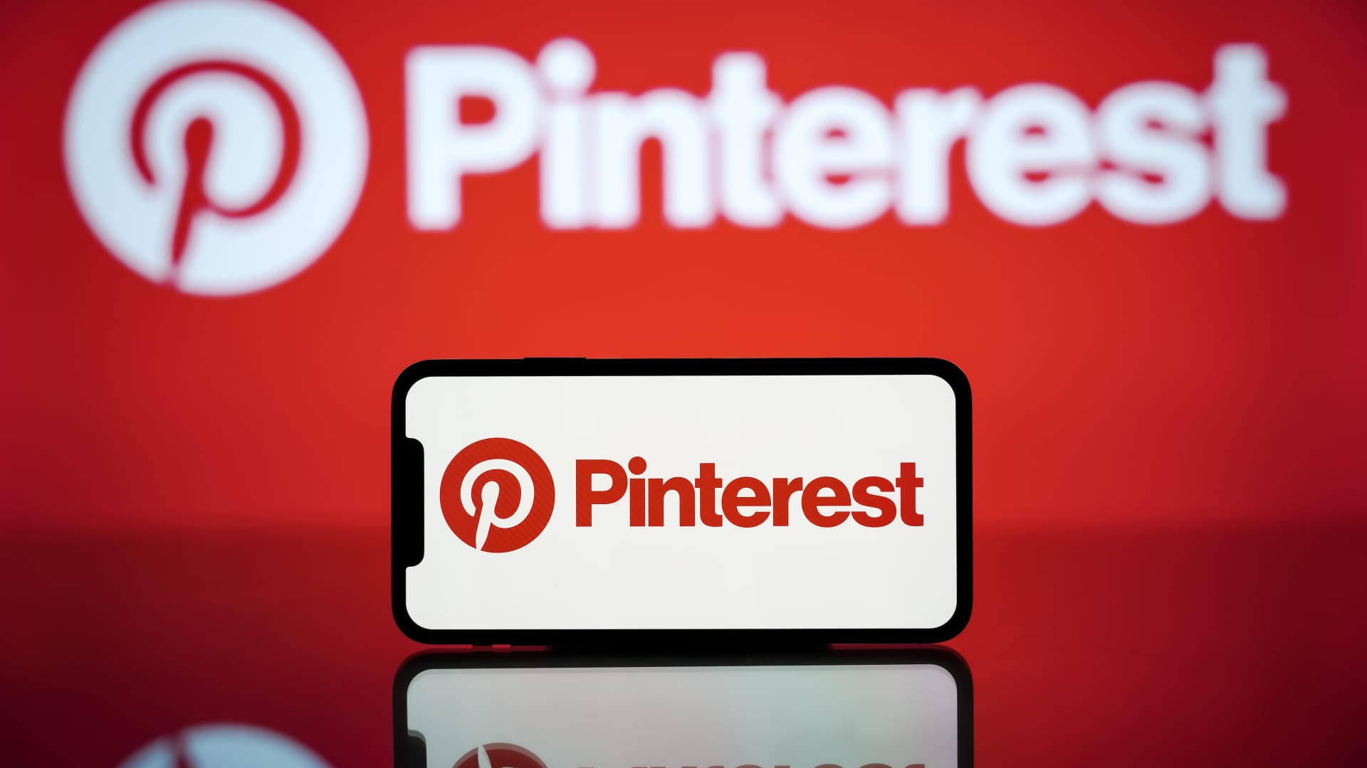 Pinterest shares soar 18% on earnings beat, strong revenue growth [Video]