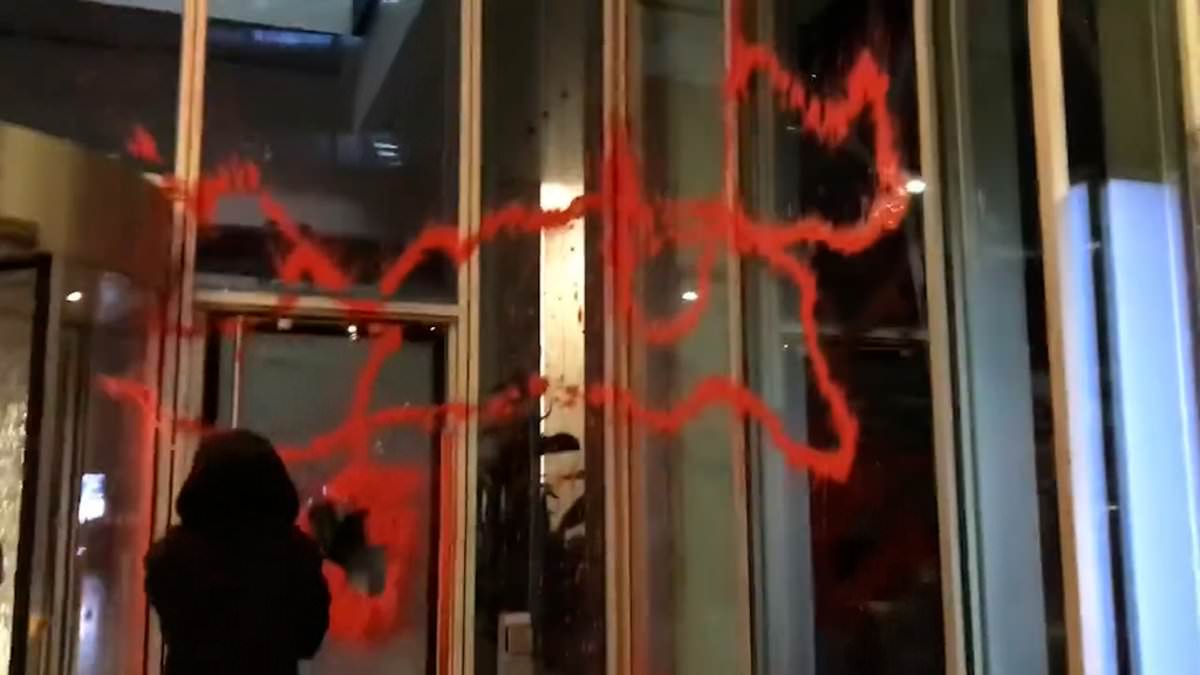 Pro-Palestine supporters spray paint and shatter windows at offices of Barclays and financial services firm BNY Mellon over links to weapons company [Video]
