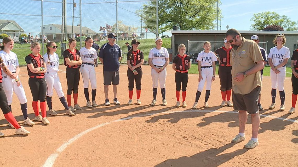 Dallastown and Central York softball teams come together for mental health awareness game [Video]