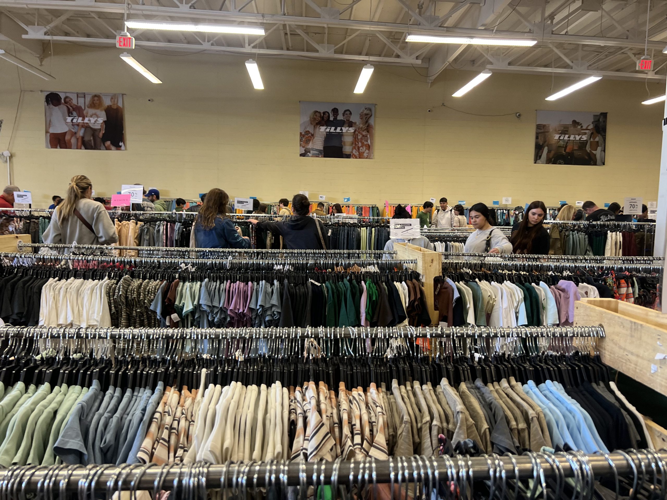Sample sales are key to being bougie on a budget in L.A. [Video]