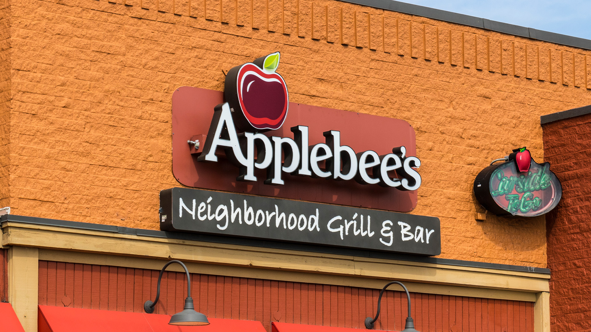 Applebee’s confirms over 20 locations set to shutter in months – but there’s a silver lining for breakfast fans [Video]