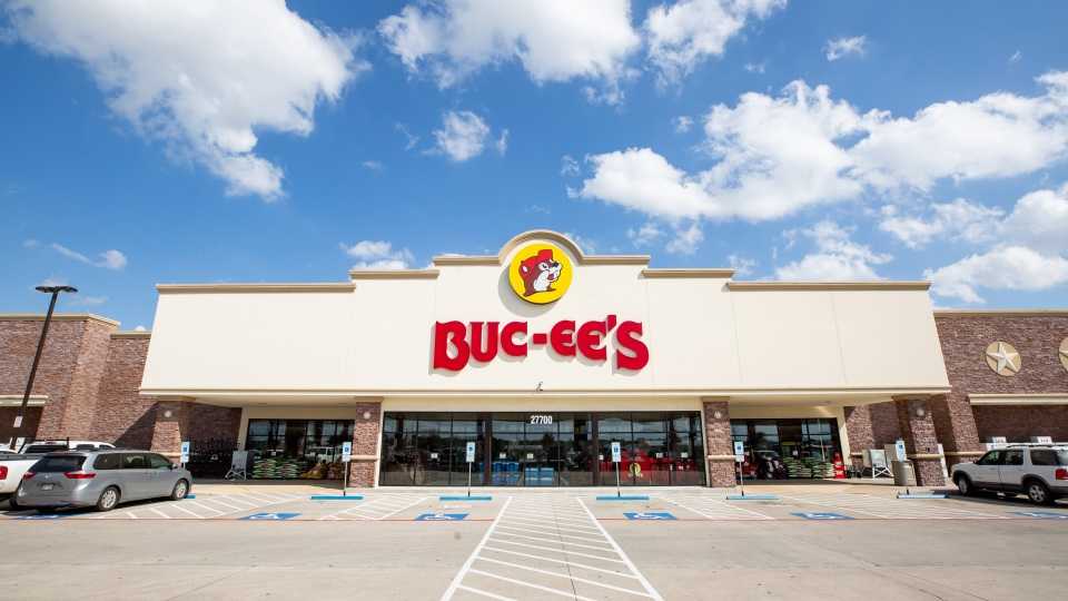 Florence, South Carolina, residents say Buc-ee’s coming to community has benefits [Video]